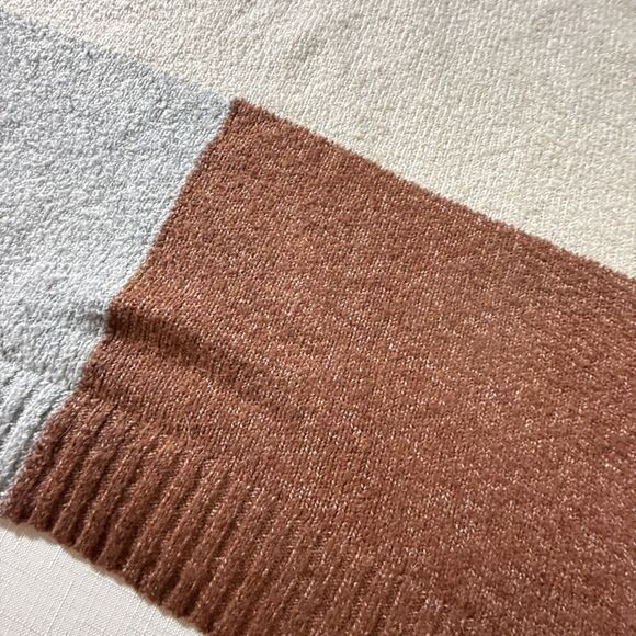 OVLA Color Block Sweater Size Large - Picture 2 of 9